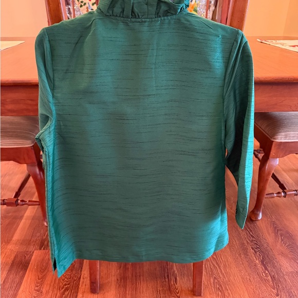 Crown & Ivy Hunter Green Top, Size Small
CHIC HOLIDAY ATTIRE!!! - Picture 6 of 12